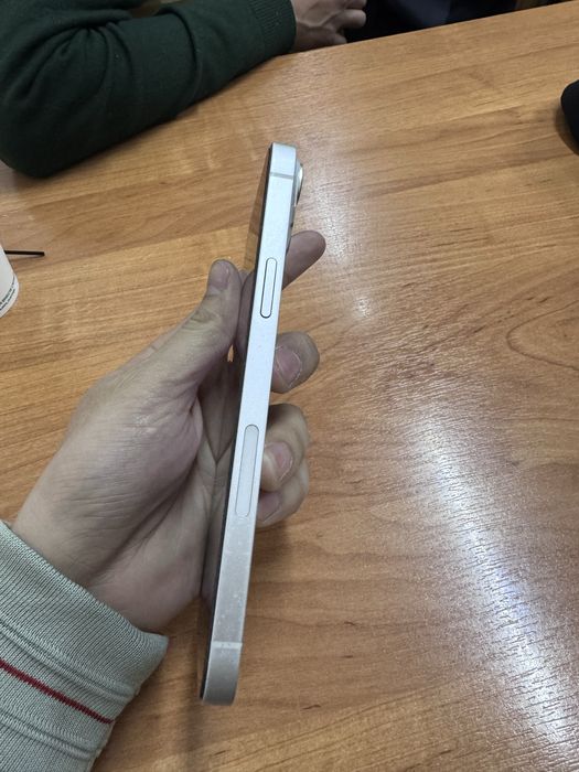 Iphone 14+ ideal holatda