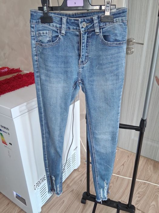 Blugi dama marimea 32