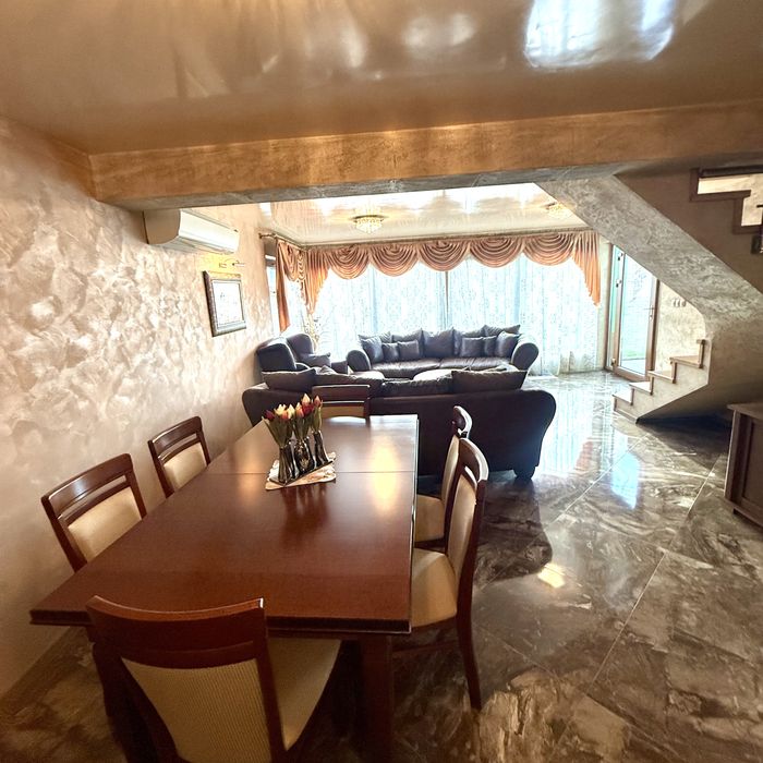 Дава се под наем Къща в Велико Търново, Акация - 180 кв.м за 1200 € - Снимка #1