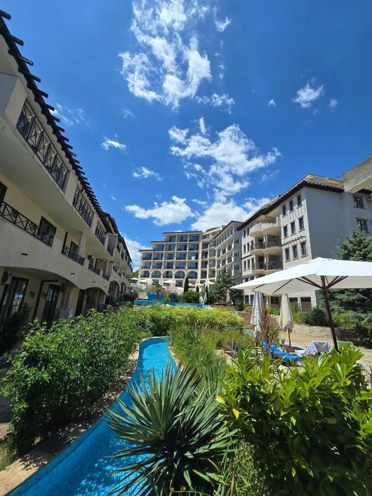 Продава се Двустаен апартамент в Обзор - 60 кв.м за 808 €/кв.м - Снимка #2