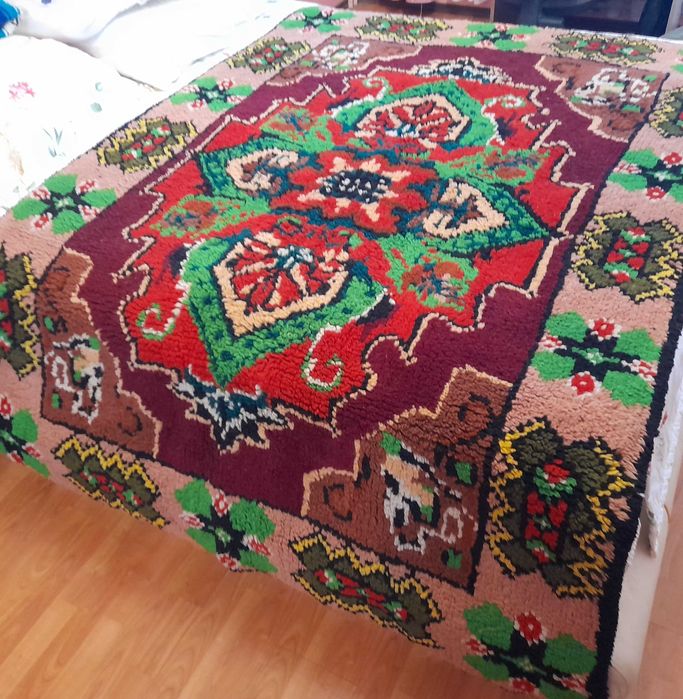 Чисто нов неизползван ръчно тъкан вълнен килим от соца