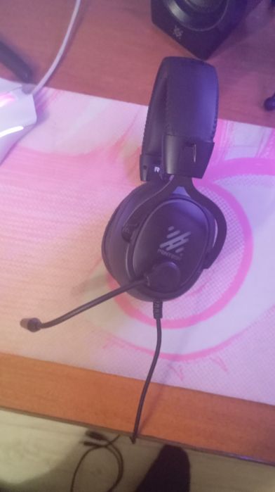 Продам наушники .