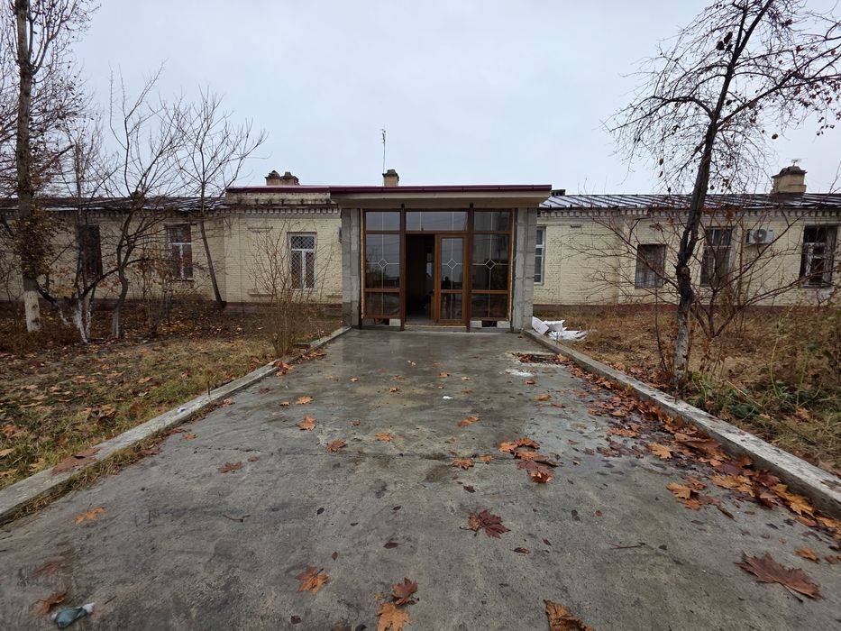 Аэропорт вайида 2 су'тик ховли сотилади.