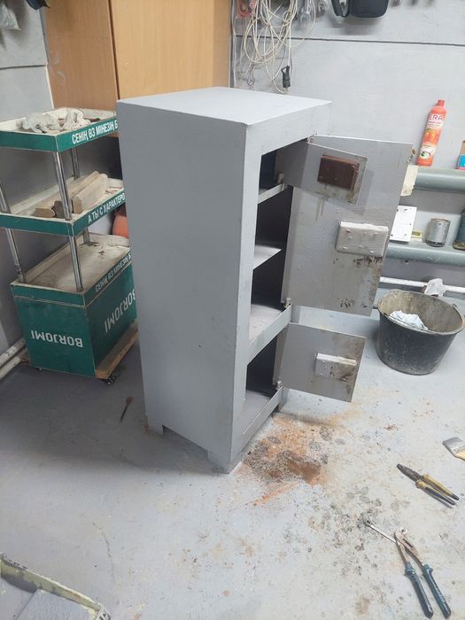 Продаётся сейф в отличном состоянии