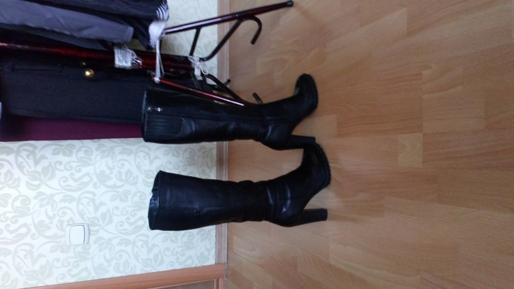 Продам сапоги новые