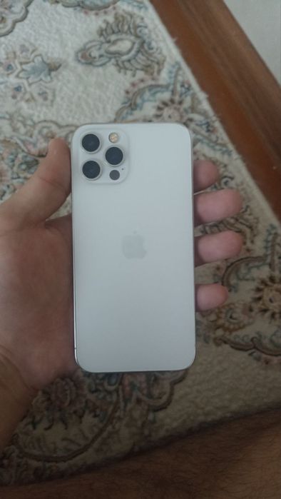 Продается Iphone 12 pro 79%емксоть белового цвета