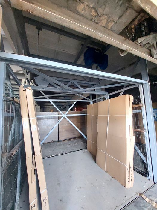 Грузовой лифт для перемещения грузов, нашли свое применение.