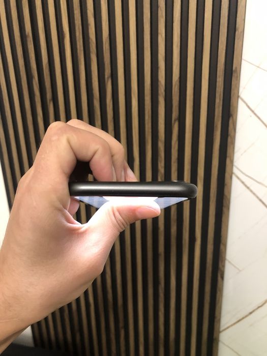 Продам IPHONE 11 (128 GB)