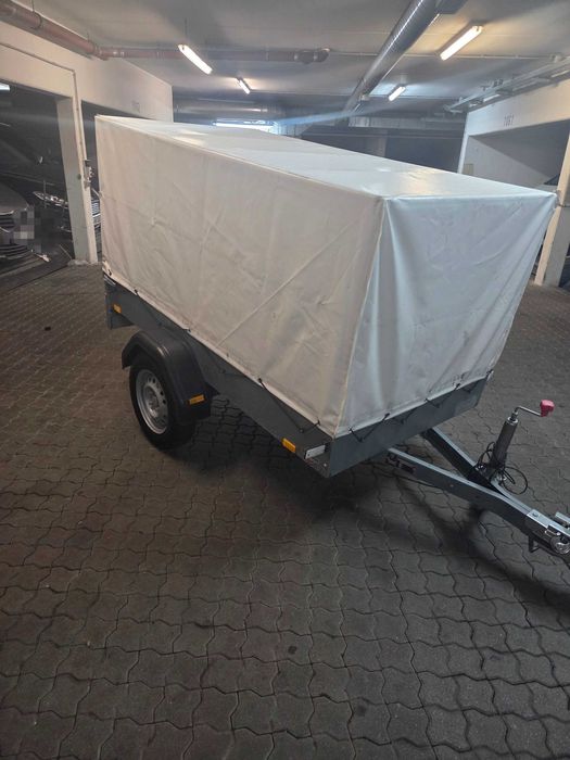 Remorca 750kg cu prelata, Stare foarte bună (2022)