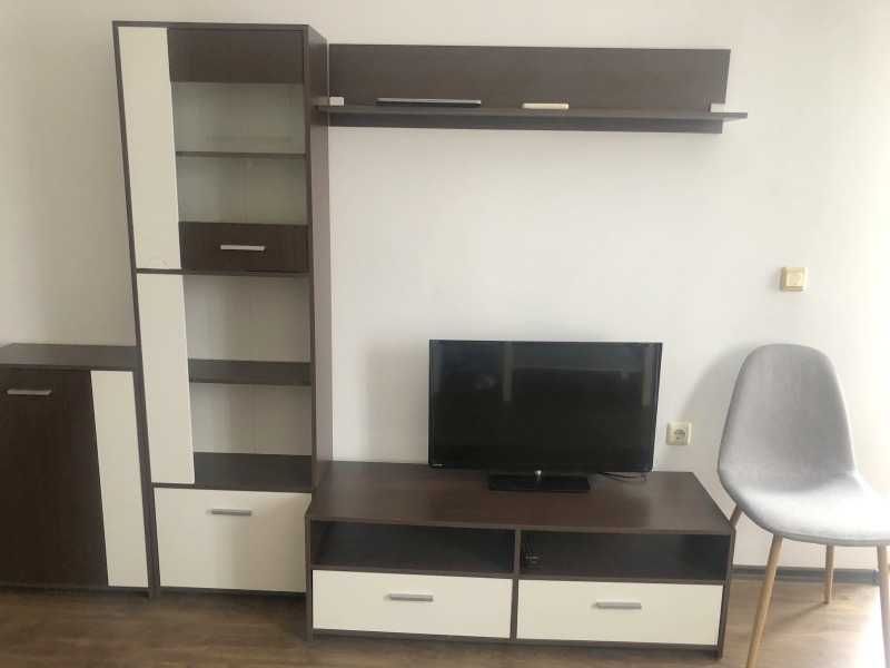 Дава се под наем Двустаен апартамент в Бургас, Меден рудник - зона А - 50 кв.м за 275 € - Снимка #2