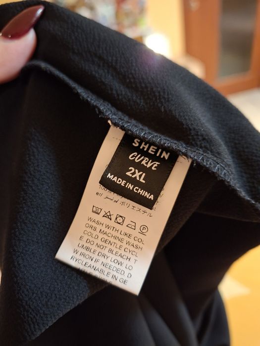 Черна стилна рокля