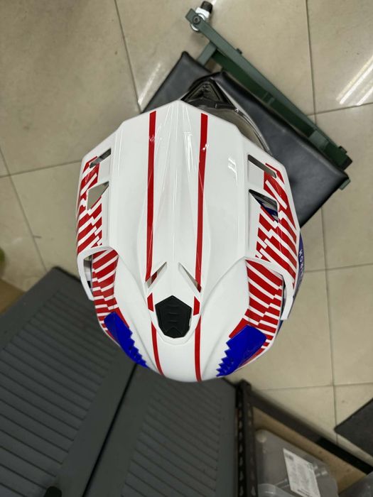 Мото каска, Airoh, Commander, Гланцово покритие, Бяло/Синьо, Размер L