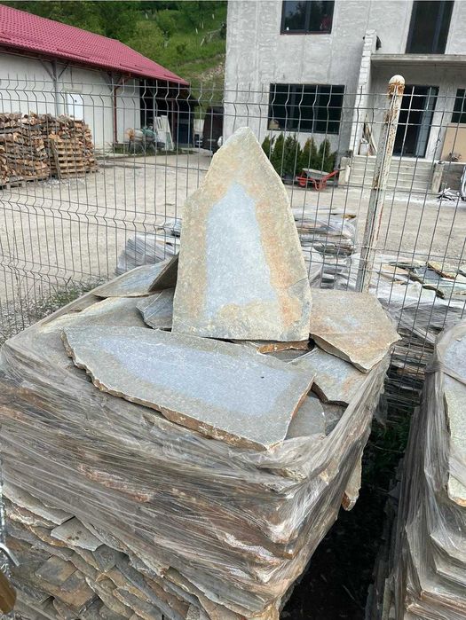 Piatra Naturala de Munte