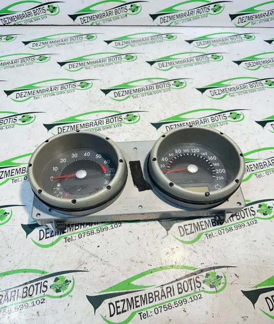 Ceasuri bord 5220301800 / 5 2203 018 00 Volkswagen VW Polo 2000