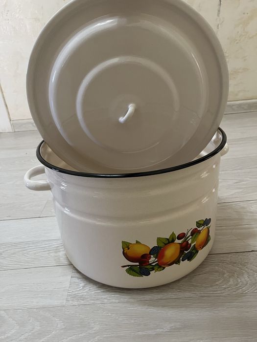 Кастрюля. Эмаль. 30 л.