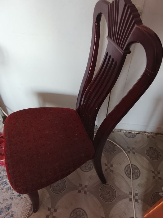 Стулья натуральное дерево 4 штуки