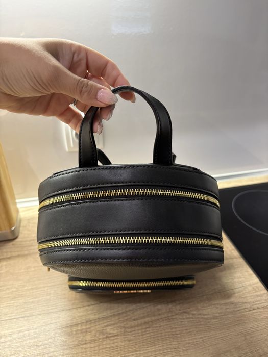Черна Раница Michael Kors