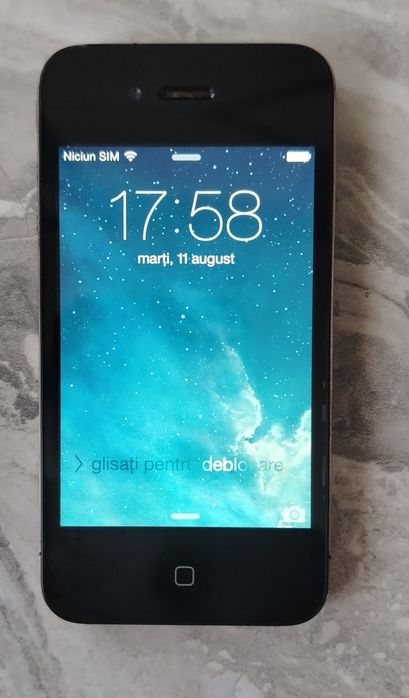 Vând iPhone 4 Black 32 gb negociabil
