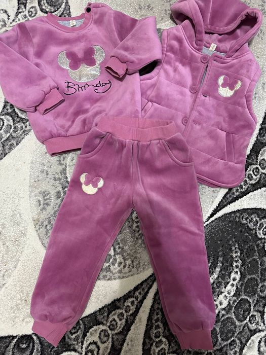 Очень тёплый костюм 3.В отличном состоянии.