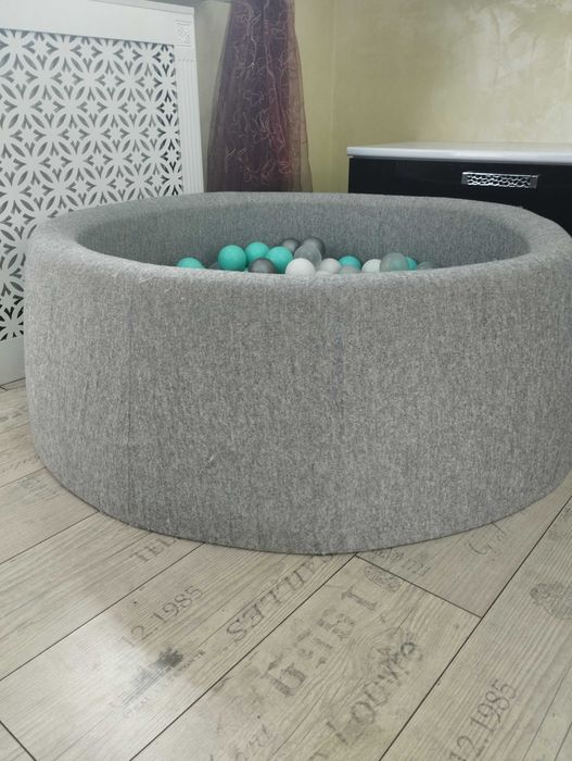 Сухой бассейн с шариками