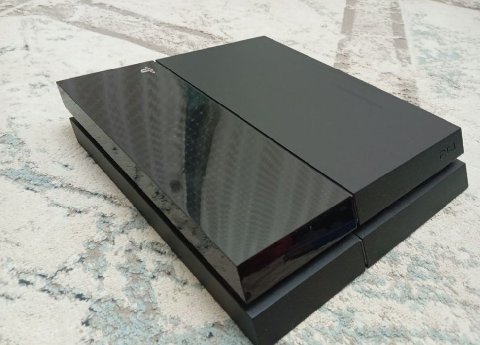 Продам или обменяю срочно пс4