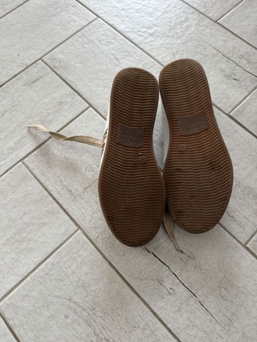 Кецове ARA, 37  номер, 8 евро