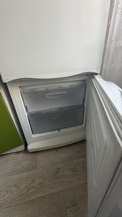 Продается холодильник Атлант
