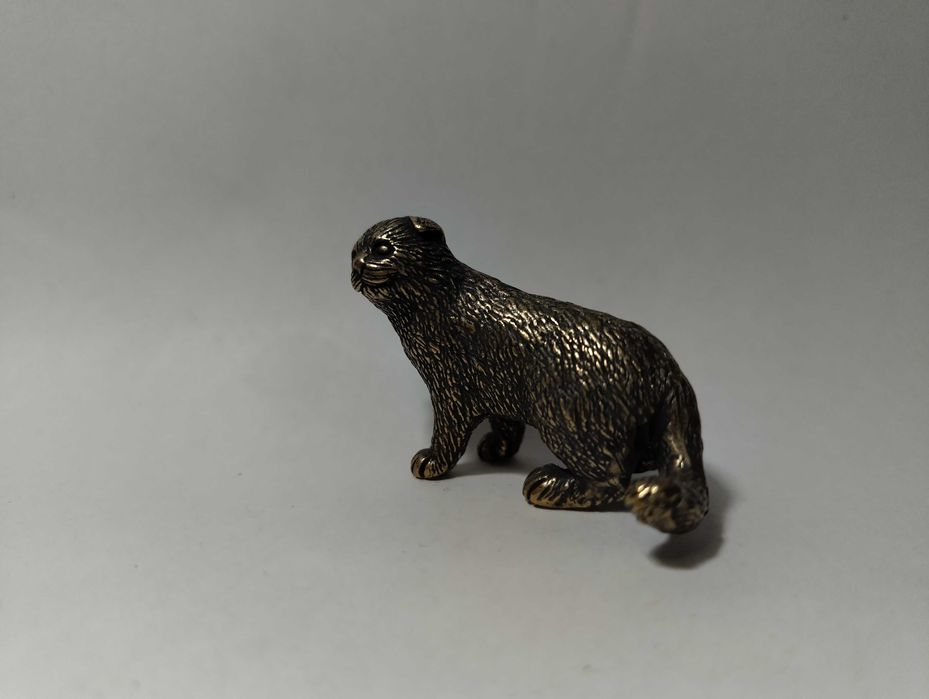 Бронзова статуетка