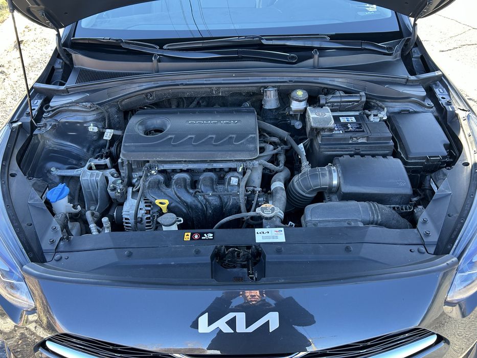 Продам машину kia ceed.