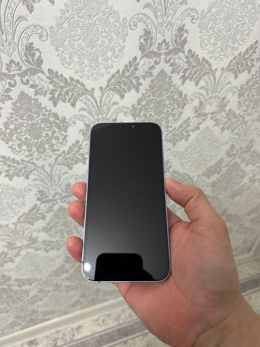 Срочно продам iphone 12 на 64 гб