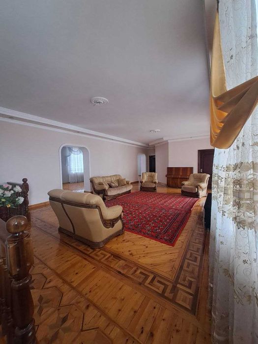 Сдаётся  участок Юнусабадсом районе по ул.Холис **