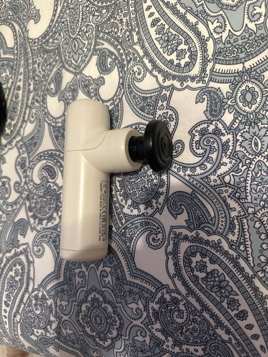 Aparat de masaj nou-nout