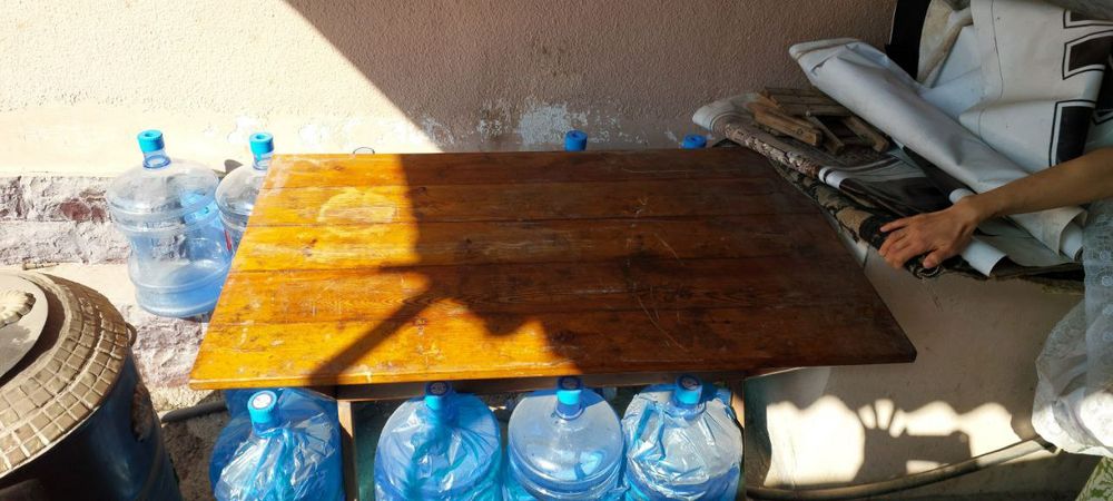 Тахтали стол стуль скамейкаси сотилади.