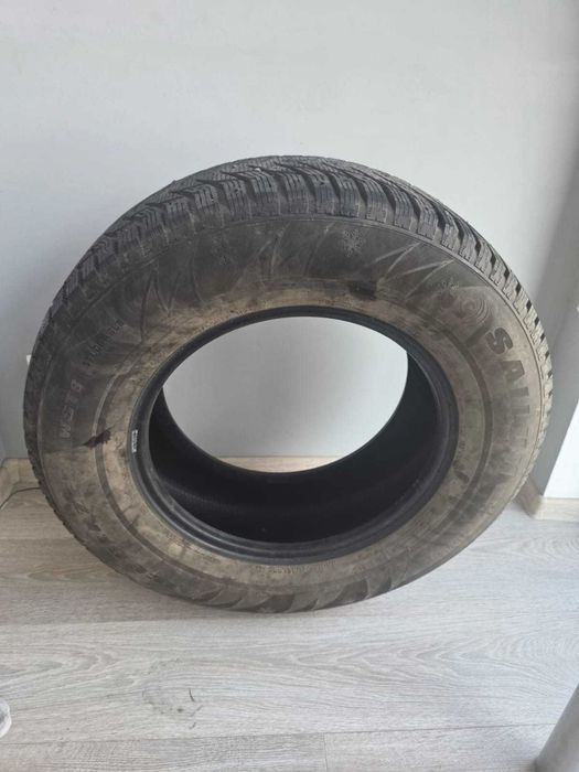 Продам 265/65/17 шипы резина