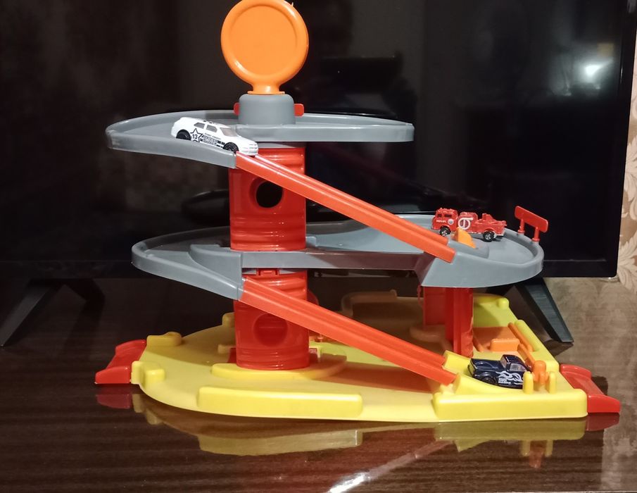 Гараж для машинок