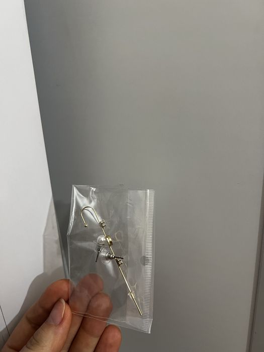 Отдам бесплатно урашения