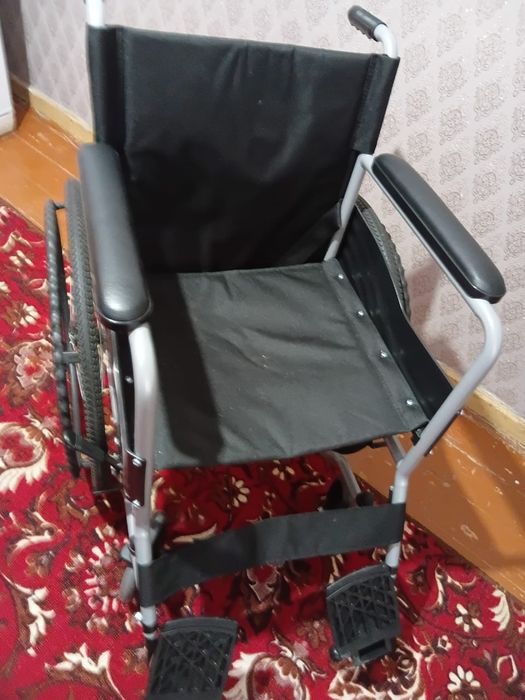 Продам новую инвалидную коляску!