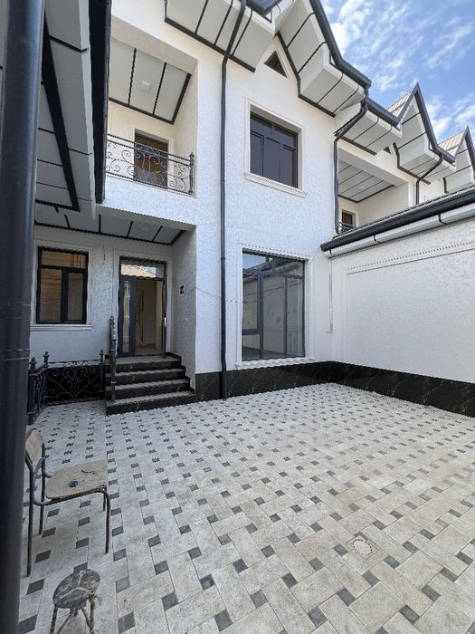 Oltin tepada yengi qurilgan uy sotiladi