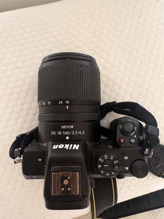 Nikon Z50 cu obiectiv NIKKOR Z DX 18-140mm f/3.5-6.3 VR.