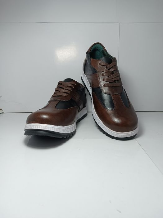 Кроссовки кожаные