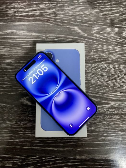 iPhone 16 128GB ultramarine