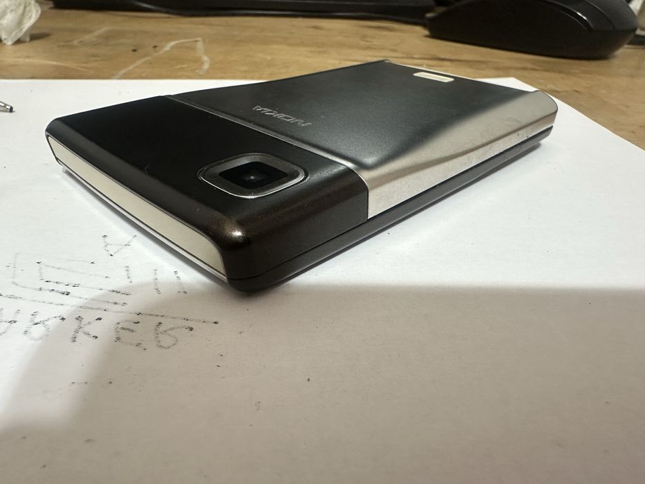 Nokia e61 cu multe botoane mici argintii