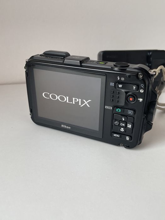 Aparat Foto Digital NIKON CoolPix AW100 16.0 MP Orange Full HD 32GB Waterproof Shockproof GPS