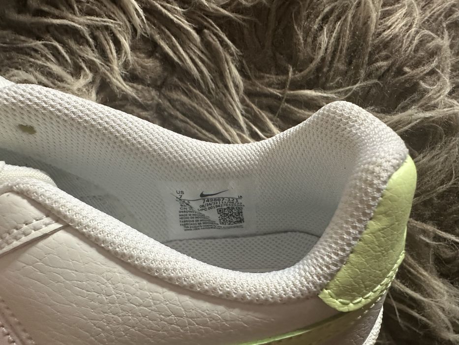 Nike women’s court royal tennis