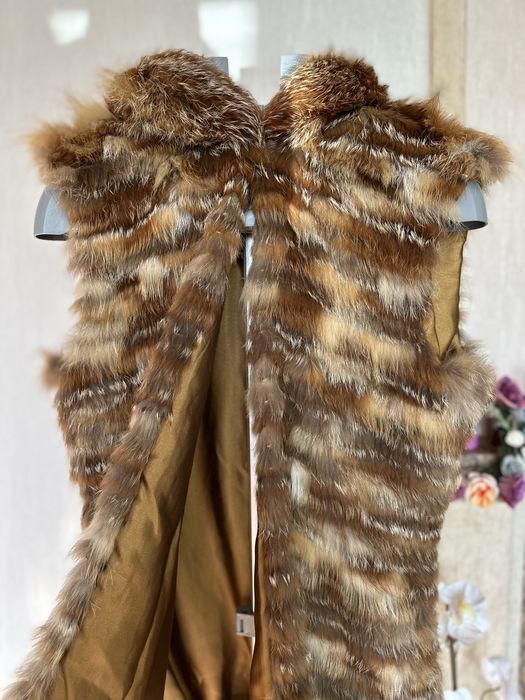 Дамски елек естествена кожа от лисица с качулка