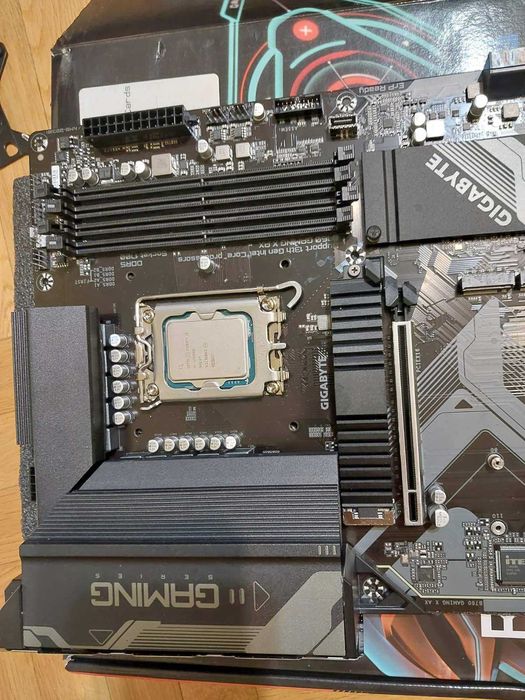 Intel Core i5 12600K + Gigabyte B760 Gaming X AX Wi-Fi DDR5