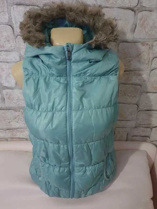 Vesta cu gluga Janina marimea 40,stare f buna