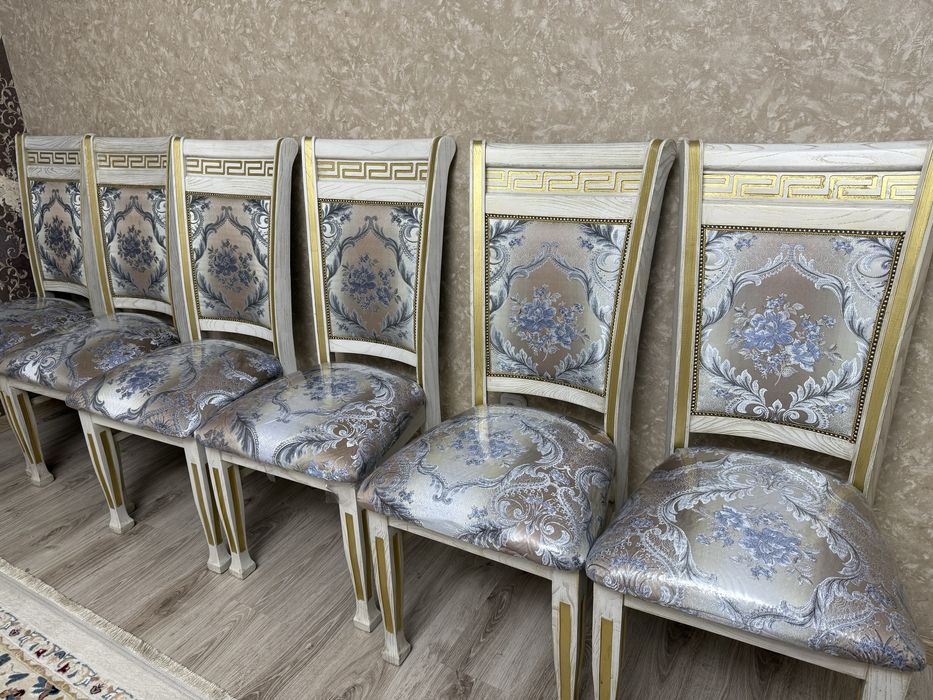 Продам стулья для зала