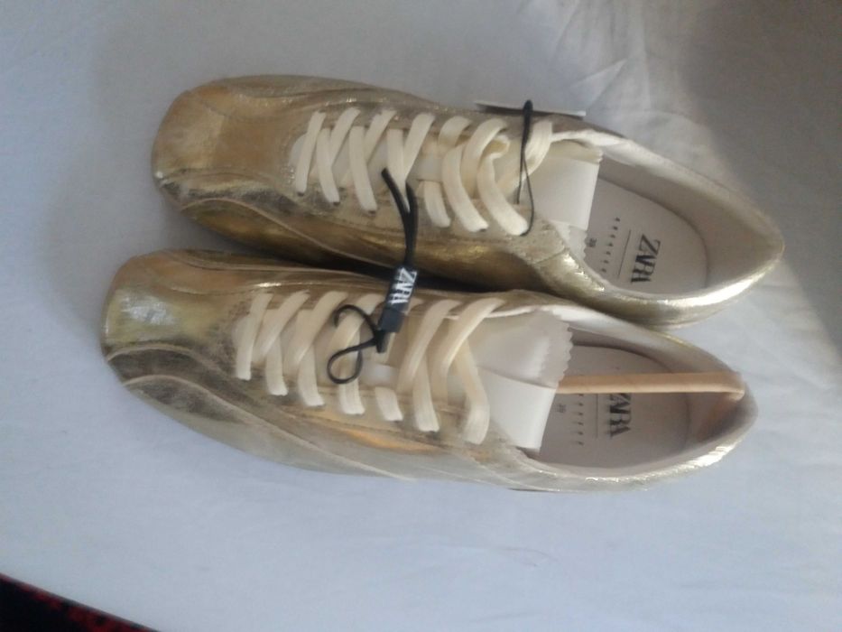 Нови спортни  ZARА обувки   39 номер