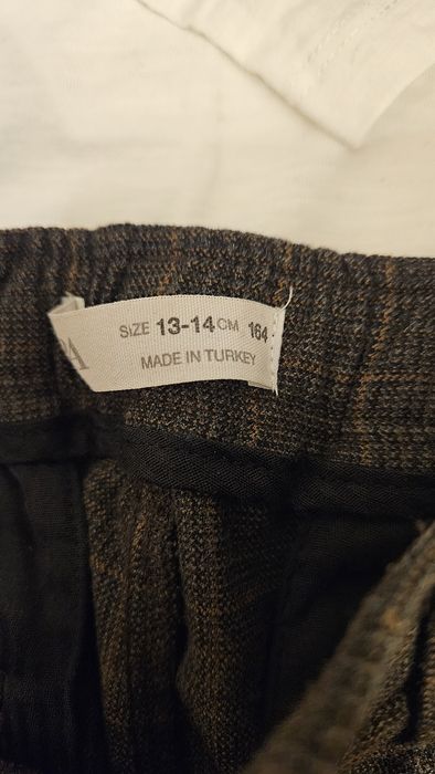 Pantaloni Zara, maleta Zara